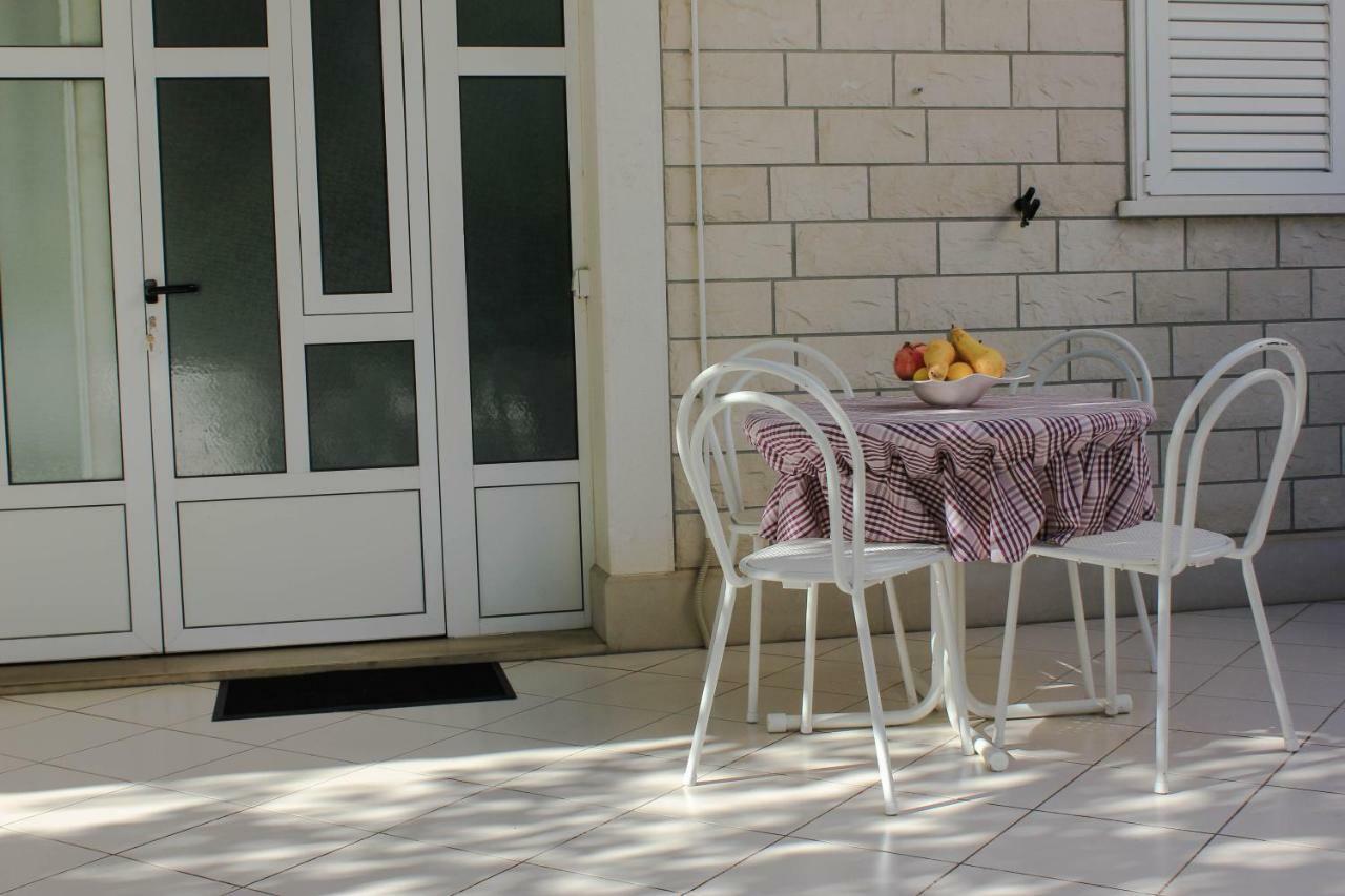 Apartments Pino Makarska Exterior photo