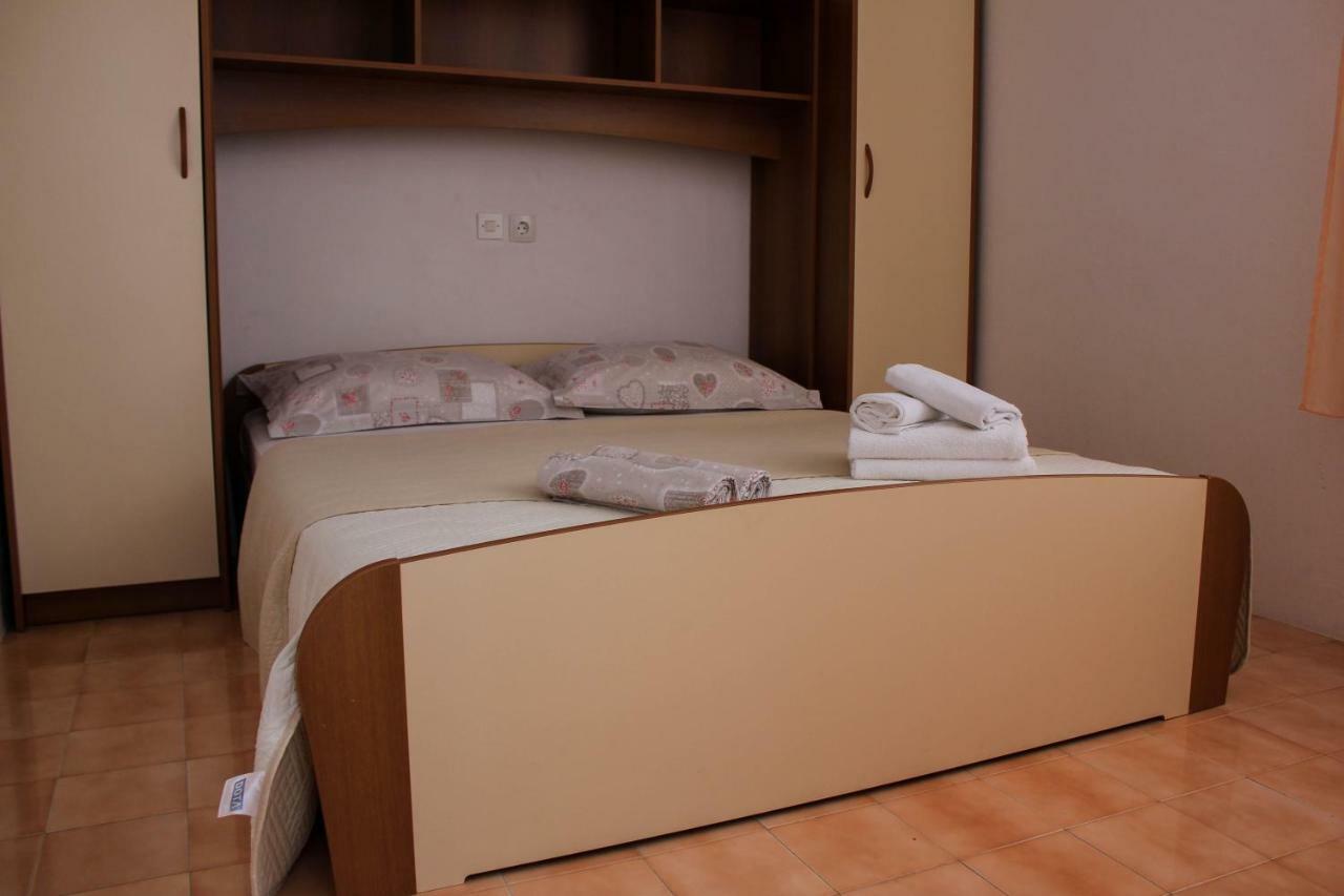 Apartments Pino Makarska Exterior photo