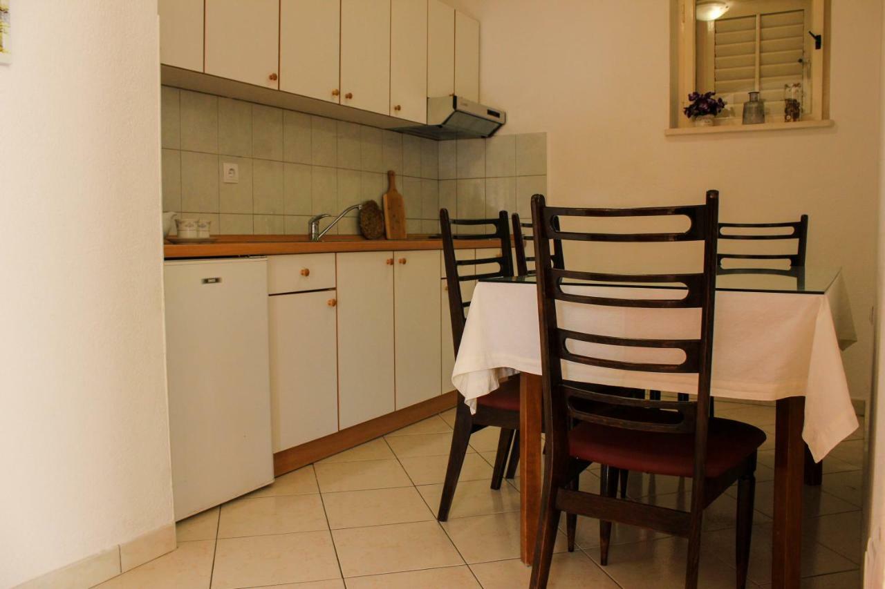 Apartments Pino Makarska Exterior photo
