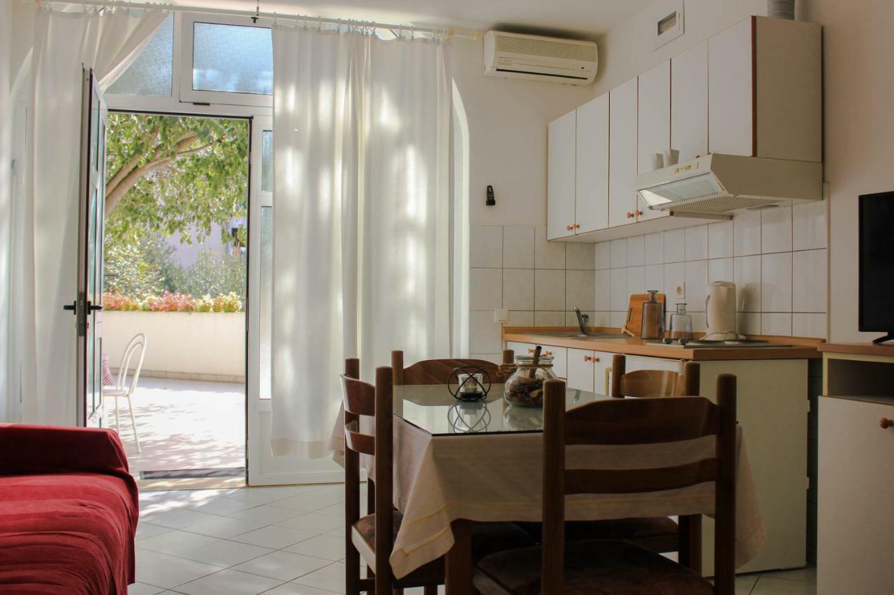 Apartments Pino Makarska Exterior photo