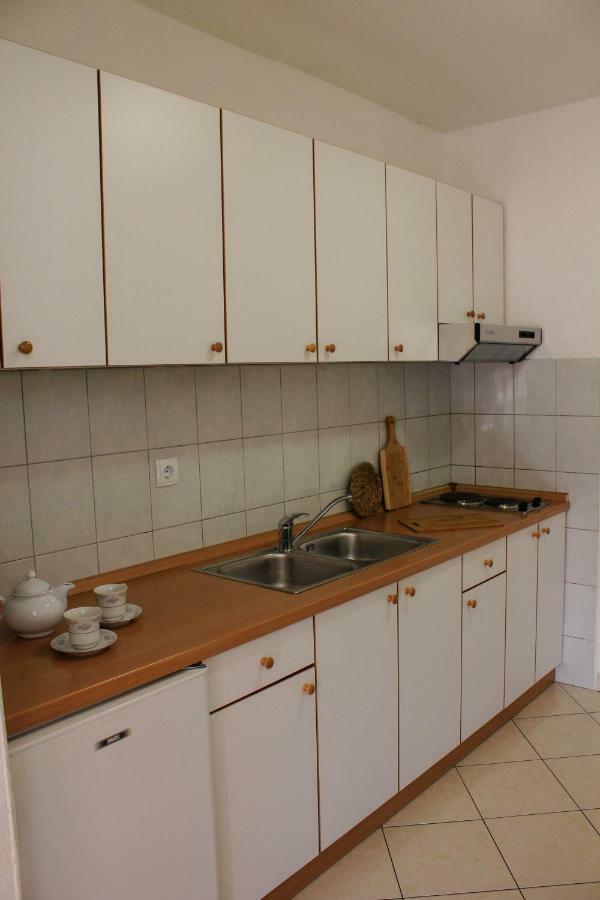 Apartments Pino Makarska Exterior photo